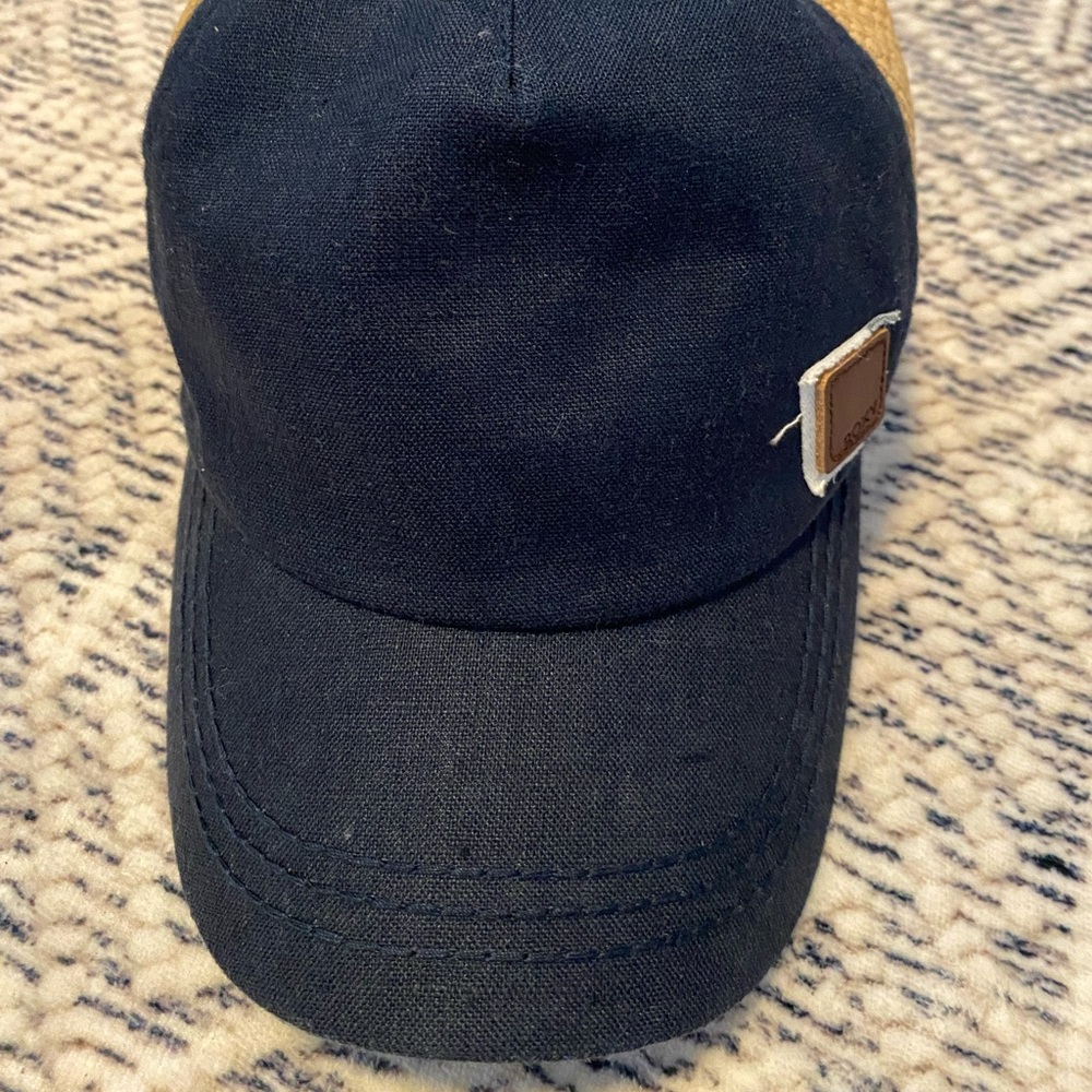 Cute Roxy Hat - Picture 2 of 4